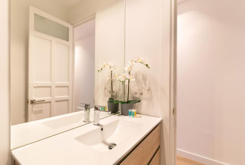 Amazing Apartment! Quiet And Bright, Madrid. Buitenkant foto